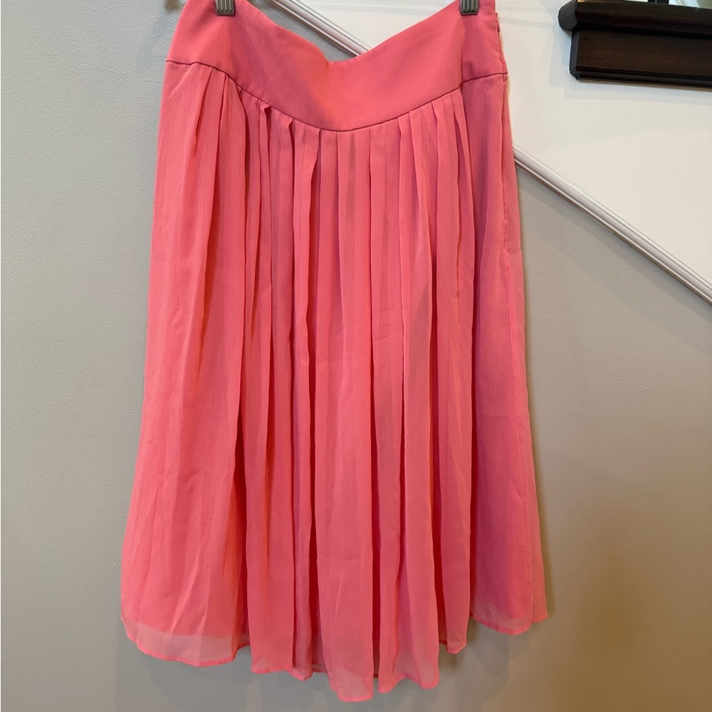 White House Black Market Pink Pleated Skirt - Picture 2 of 3